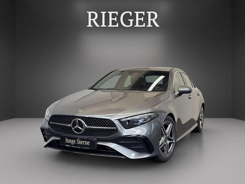 Grau Gebraucht 2024 Mercedes A250 AMG Limousine | 39.590 € (Etwas zu teuer) - Bild 1/4