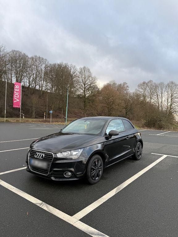 Gebraucht Audi A1 Attraction 86 PS (63 kW) 2013 Schwarz Kleinwagen