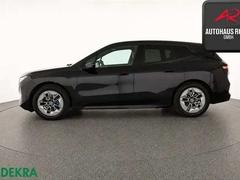 Gebraucht BMW iX Sport Line 250 kW (340 PS) 2022 Saphirschwarz SUV