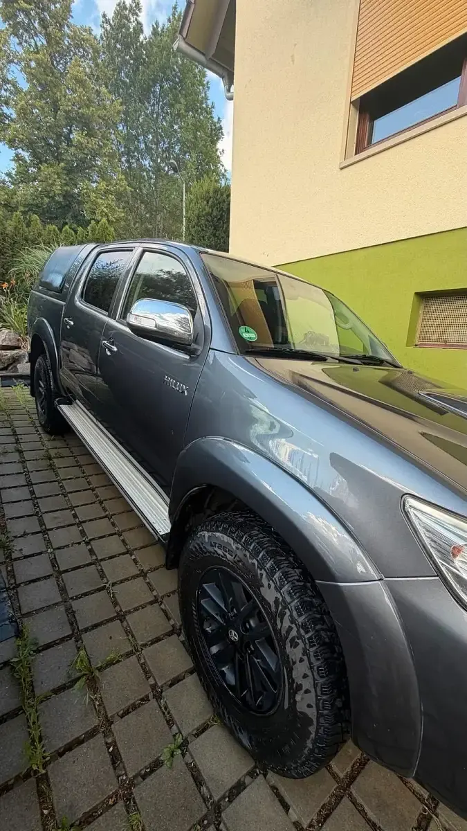 Gebraucht Toyota HiLux 173 PS (127 kW) 2015 Grau Pickup