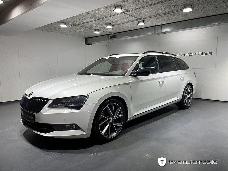 Weiß Gebraucht 2018 Skoda Superb SportLine Kombi | 13.990 € (Fairer Preis) - Bild 1/4