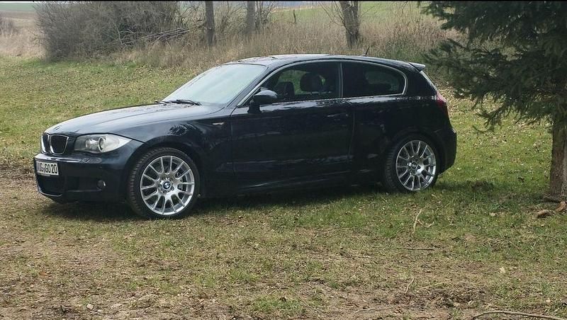Gebraucht BMW 130 Sport Line 265 PS (194 kW) 2007 Schwarz Kleinwagen
