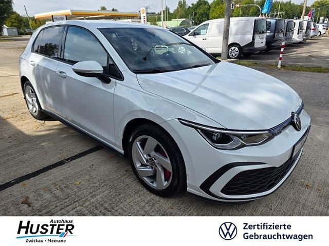 Pure white 6945 Gebraucht 2020 VW Golf VIII GTE Limousine | 23.450 € (Fairer Preis) - Bild 1/4