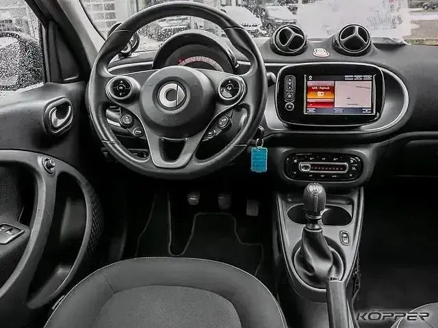 Usata Smart ForFour 90 CV (66 kW) 2019 Nero Utilitaria