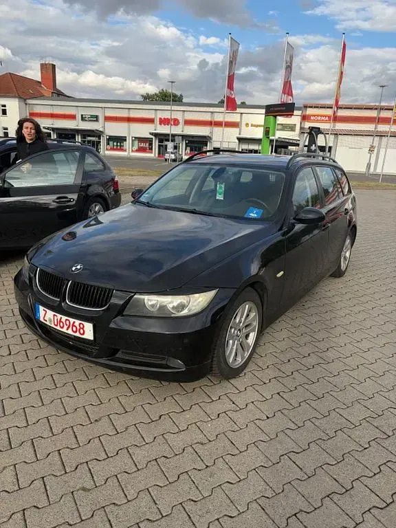 Gebraucht BMW 320 Lifestyle 143 PS (105 kW) 2008 Schwarz Kombi