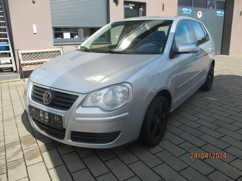 Silber Gebraucht 2005 VW Polo Limousine | 1.499 € (Guter Preis) - Bild 1/4