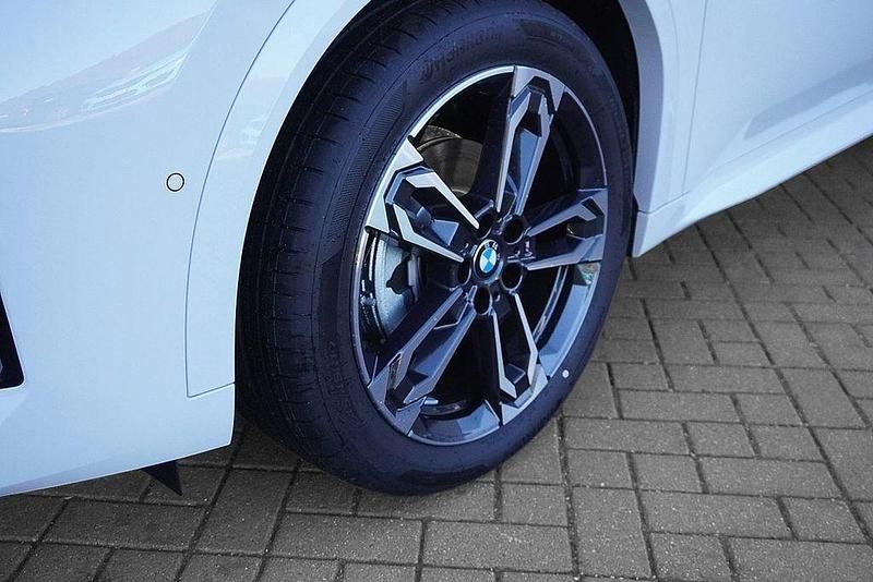 Neu BMW iX2 M Sport 150 kW (204 PS) 2026 Alpinweiss iii SUV