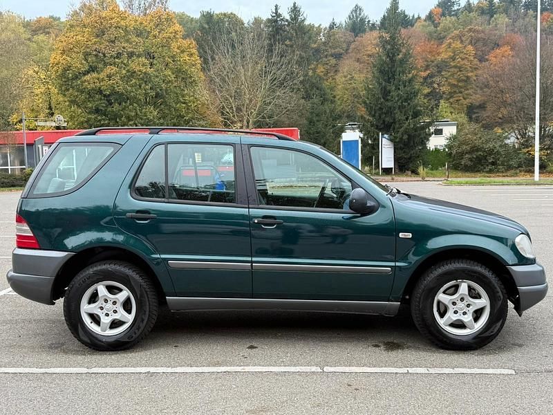 Gebraucht Mercedes ML320 218 PS (160 kW) 1999 Grün SUV