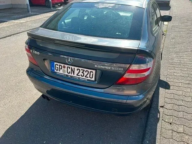 Gebraucht Mercedes C180 143 PS (105 kW) 2006 Grau Coupé