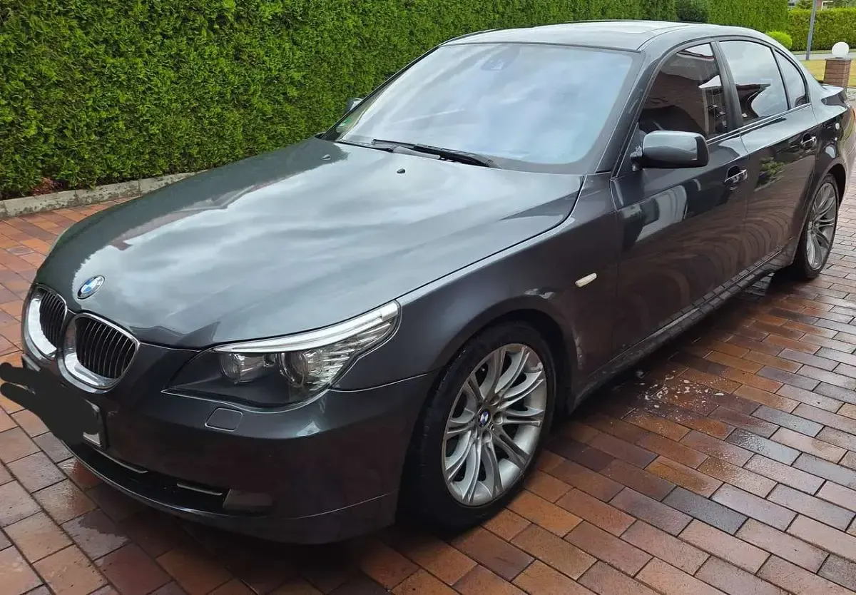 Gebraucht BMW 525 197 PS (144 kW) 2007 Grau Limousine