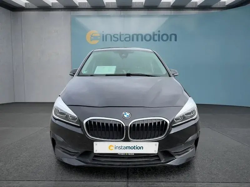 Gebraucht BMW 220 Gran Tourer 190 PS (139 kW) 2022 Schwarz Van / Kleinbus