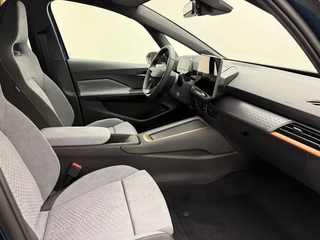 Uusi Cupra Born 169 kW (231 HP) 2026 Sininen Viistoperä