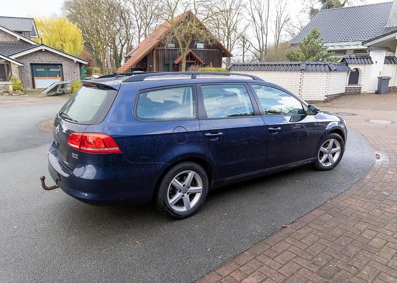 Second-hand VW Passat 140 CP (102 kW) 2014 Albastru Break