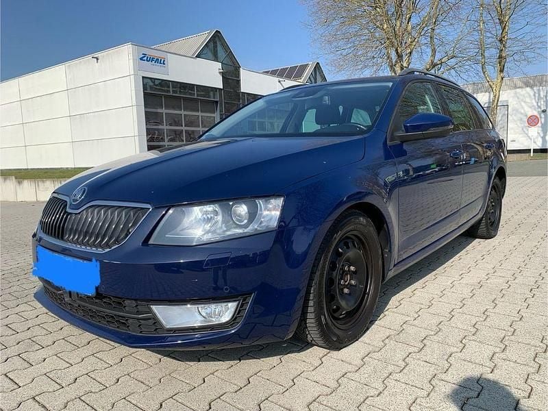 Gebraucht Skoda Octavia 150 PS (110 kW) 2015 Blau Kleinwagen