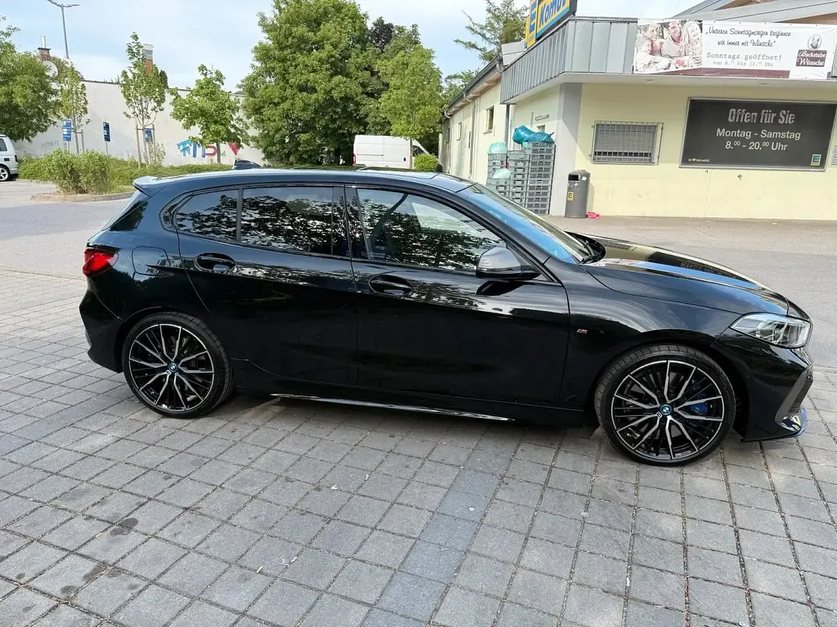 Gebraucht BMW M135 306 PS (225 kW) 2023 Schwarz Kleinwagen
