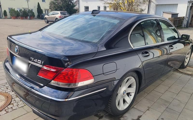 Gebraucht BMW 740 306 PS (225 kW) 2006 Blau Limousine