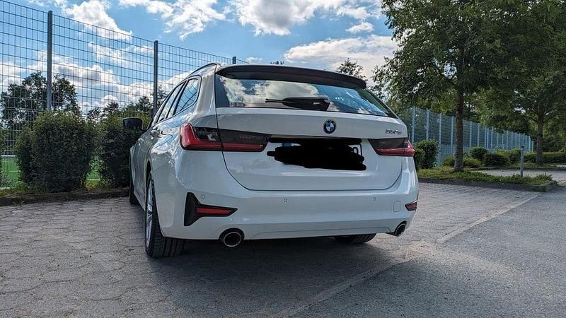 Gebraucht BMW 330 Advantage 265 PS (194 kW) 2020 Weiß Kombi