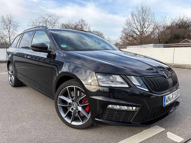 Schwarz Gebraucht 2020 Skoda Octavia RS Limousine | 26.500 € (Guter Preis) - Bild 1/4