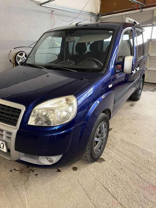 Blau Gebraucht 2008 Fiat Doblò Family Van / Kleinbus | 2.200 € (Fairer Preis) - Bild 1/4