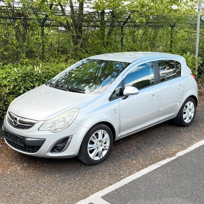 Second-hand Opel Corsa 101 CP (74 kW) 2011 Argintiu Hatchback