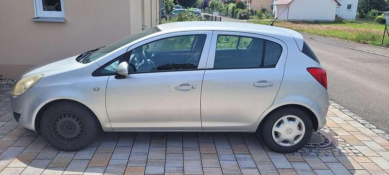 Grau Gebraucht 2008 Opel Corsa Edition Limousine | 2.450 € (Superpreis) - Bild 1/4