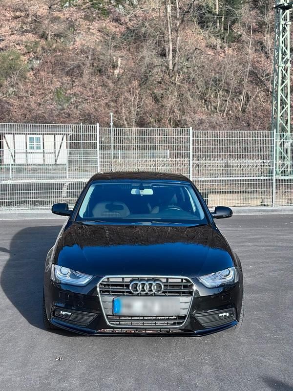 Gebraucht Audi A4 Ambiente 170 PS (125 kW) 2014 Schwarz Limousine