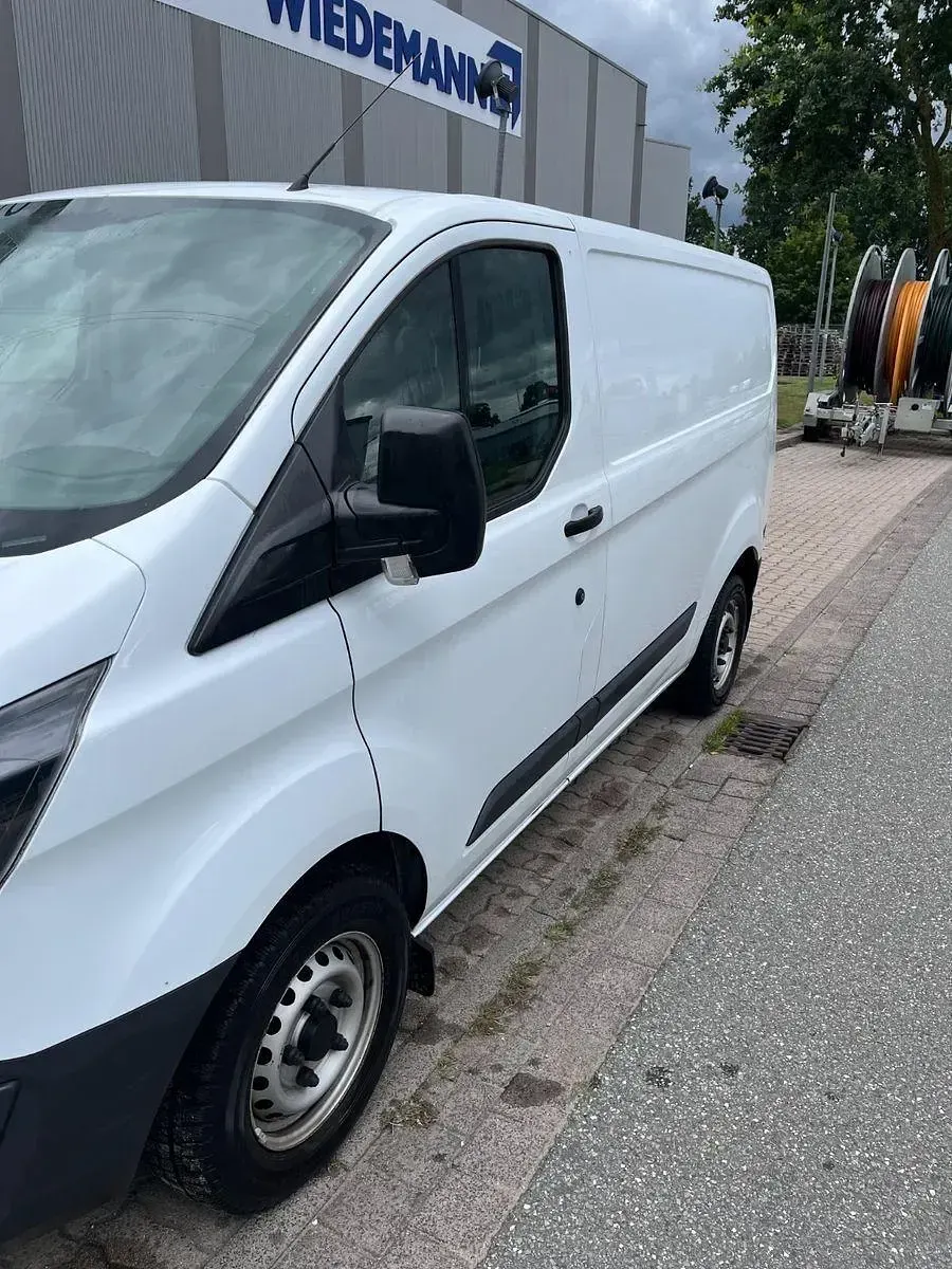 Gebraucht Ford Transit Custom 105 PS (77 kW) 2018 Weiß Van