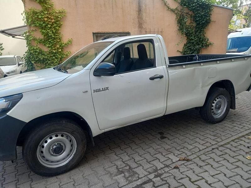 Gebraucht Toyota HiLux 150 PS (110 kW) 2018 Weiß Abholung