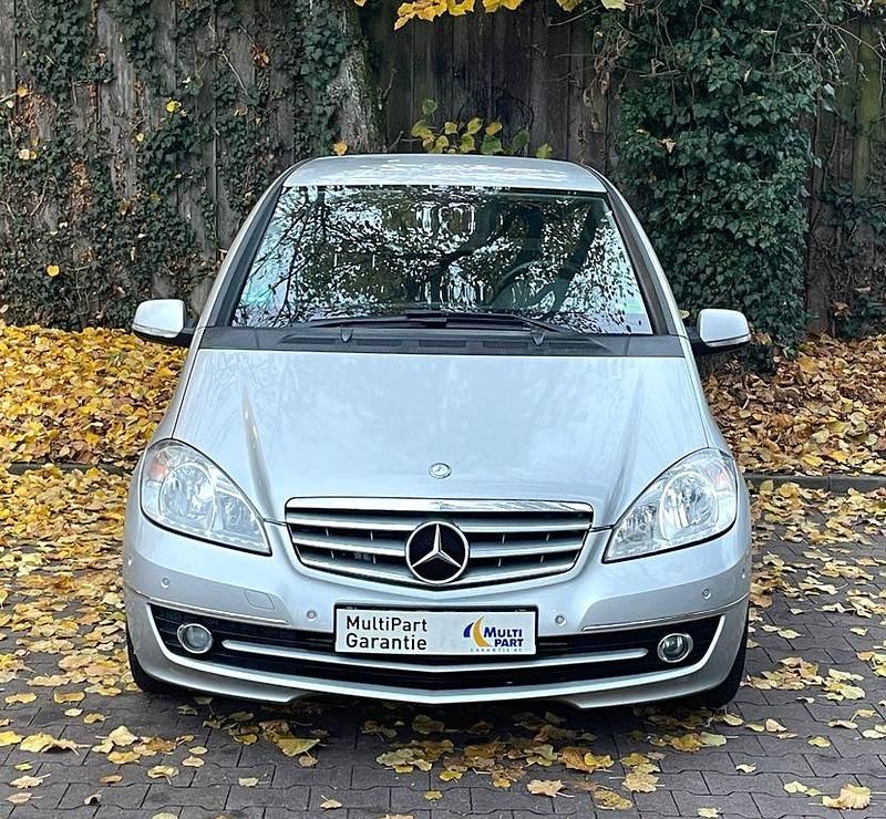 Silber Gebraucht 2008 Mercedes A180 Limousine | 5.999 € (Etwas zu teuer) - Bild 1/4