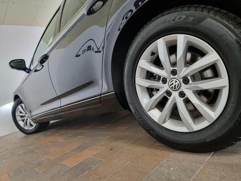 Gebraucht VW Passat Comfortline 150 PS (110 kW) 2019 Deep black perleffekt (metallic) Kombi