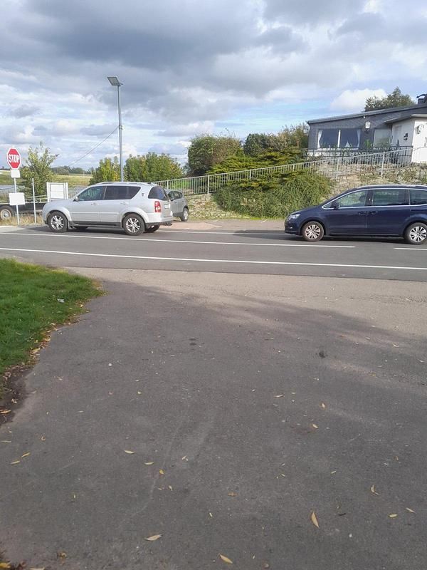 Silber Gebraucht 2012 Ssangyong (KGM) Rexton SUV | 4.800 € - Bild 1/1