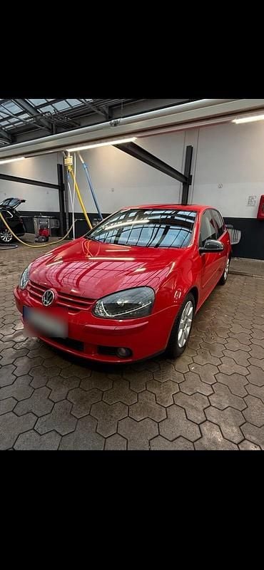 Gebraucht VW Golf V 116 PS (85 kW) 2003 Rot Kleinwagen