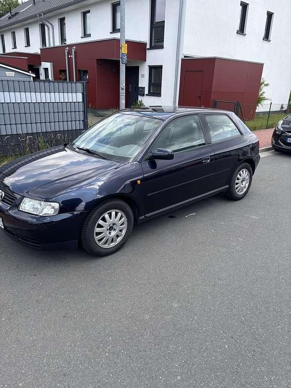 Blau Gebraucht 1998 Audi A3 Ambition Limousine | 1.250 € (Guter Preis) - Bild 1/4