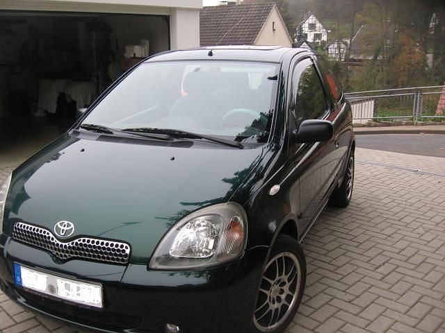Gebraucht Toyota Yaris Sol 86 PS (63 kW) 2000 Grün metallic Kleinwagen
