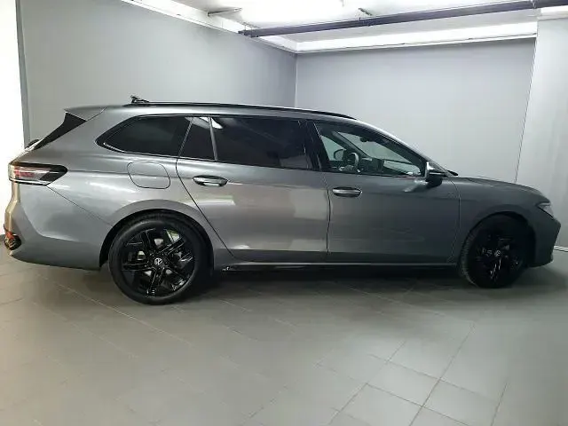 Gebraucht VW Passat R-line 193 PS (141 kW) 2025 Diabasgrau (metallic) Kombi
