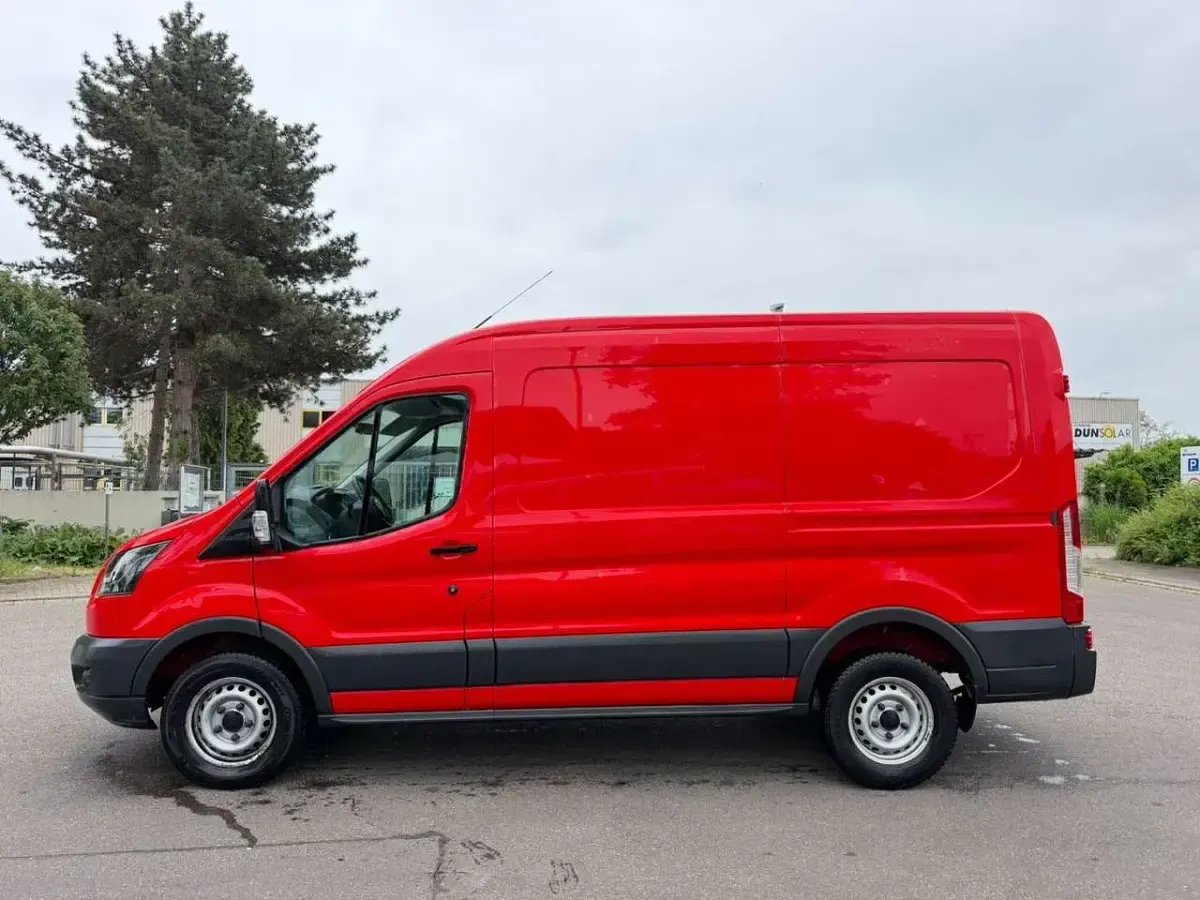 Gebraucht Ford Transit 131 PS (96 kW) 2017 Rot Limousine