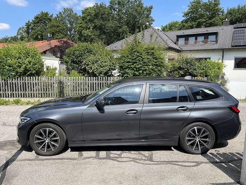 Gebraucht 2022 BMW 318 Advantage Kombi | 28.500 € (Fairer Preis) - Bild 1/4