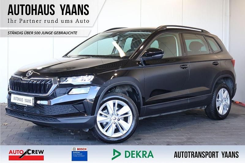 Cerna magic/black magic Gebraucht 2024 Skoda Karoq Selection SUV | 22.889 € (Superpreis) - Bild 1/4