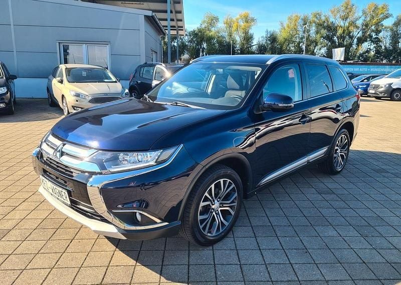 Blau Gebraucht 2018 Mitsubishi Outlander Plus SUV | 15.999 € (Guter Preis) - Bild 1/4