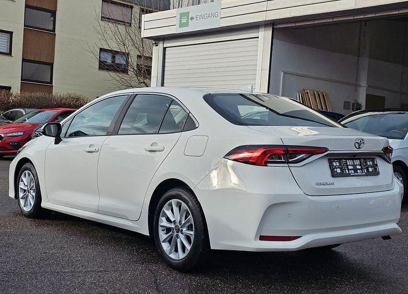 Gebraucht Toyota Corolla Comfort 140 PS (102 kW) 2023 Weiß Limousine