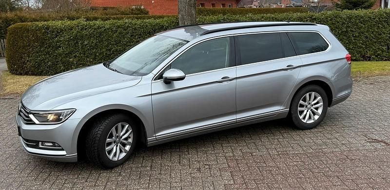 Gebraucht VW Passat 150 PS (110 kW) 2018 Silber Kombi