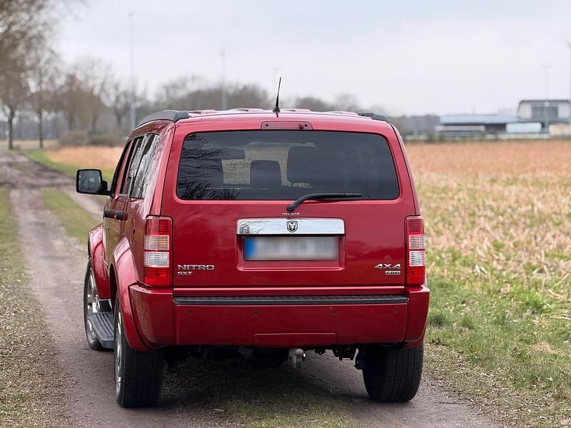 Gebraucht Dodge Nitro SXT 177 PS (130 kW) 2007 Rot SUV