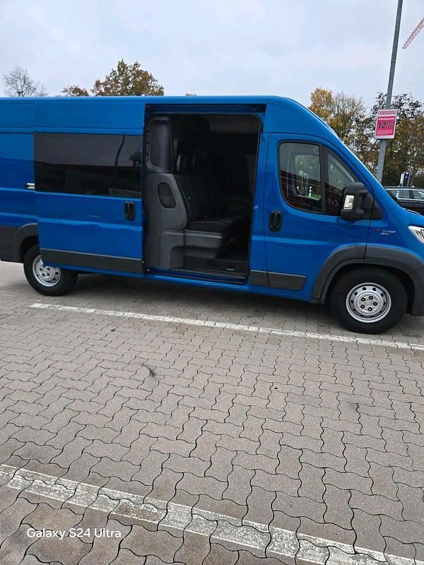 Blau Gebraucht 2017 Fiat Ducato Van | 15.950 € - Bild 1/4