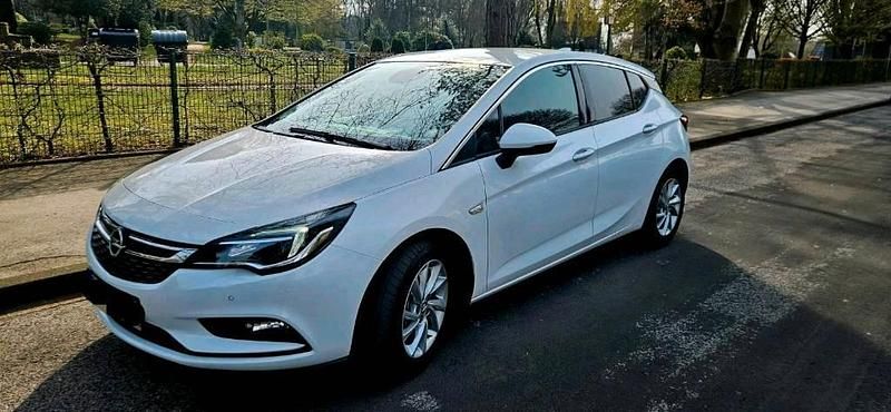 Gebraucht Opel Astra Innovation 125 PS (91 kW) 2017 Weiß Kleinwagen