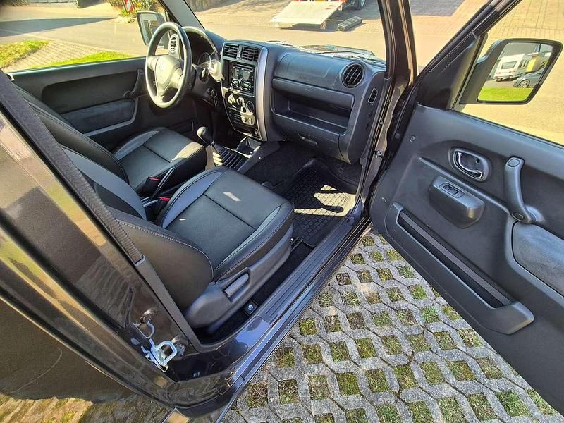 Gebraucht Suzuki Jimny Style 86 PS (63 kW) 2017 Grau SUV