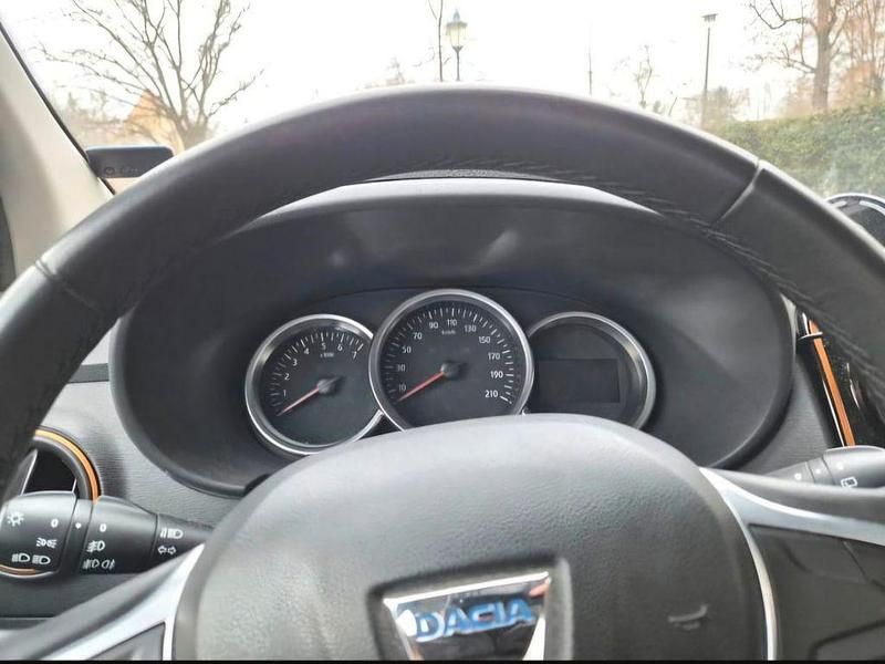 Gebraucht Dacia Lodgy Stepway 109 PS (80 kW) 2017 Grau Van / Kleinbus