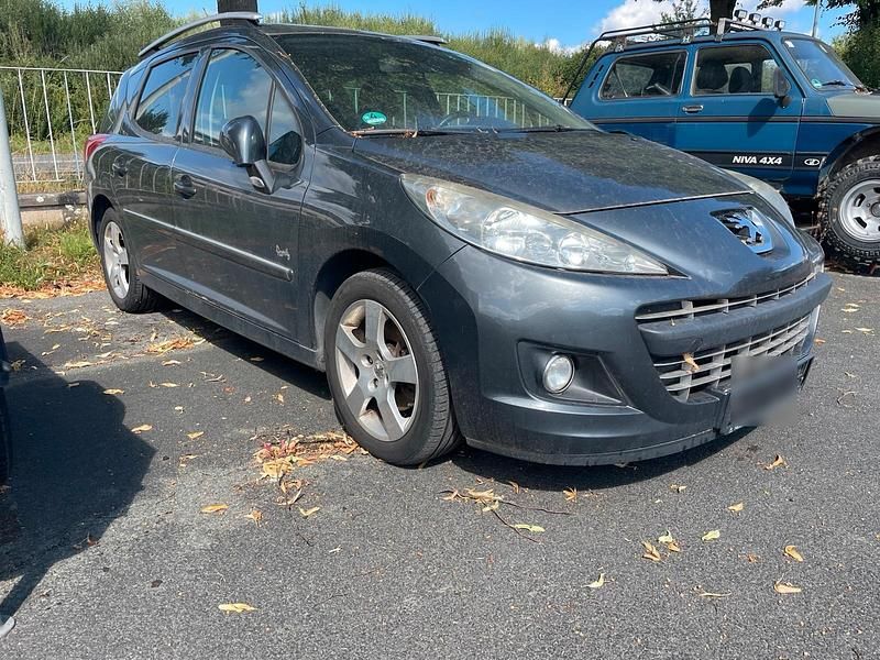 Grau Gebraucht 2012 Peugeot 207 Kombi | 2.950 € - Bild 1/4