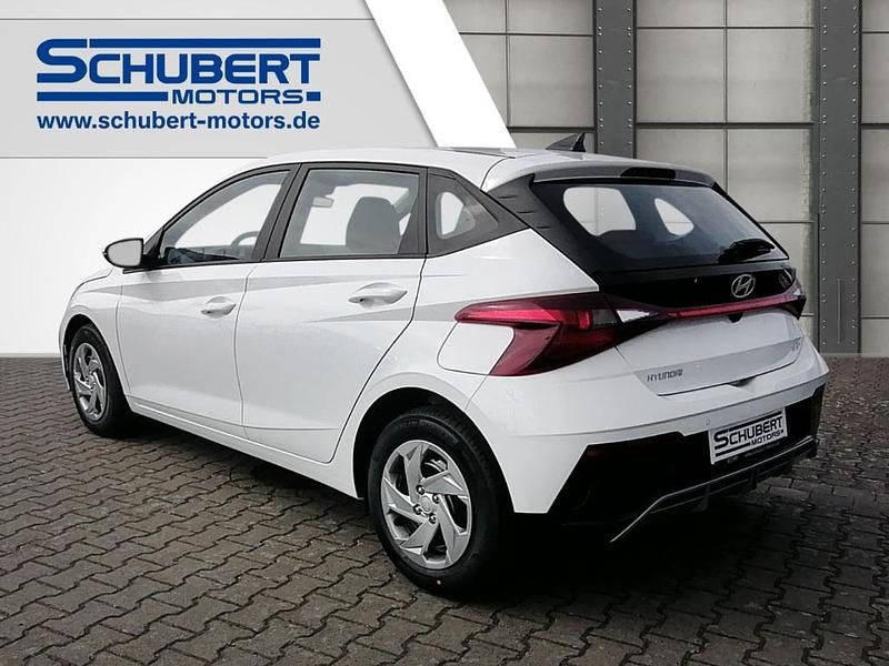 Neu Hyundai i20 Select 101 PS (74 kW) 2025 Atlas white / sol Kleinwagen