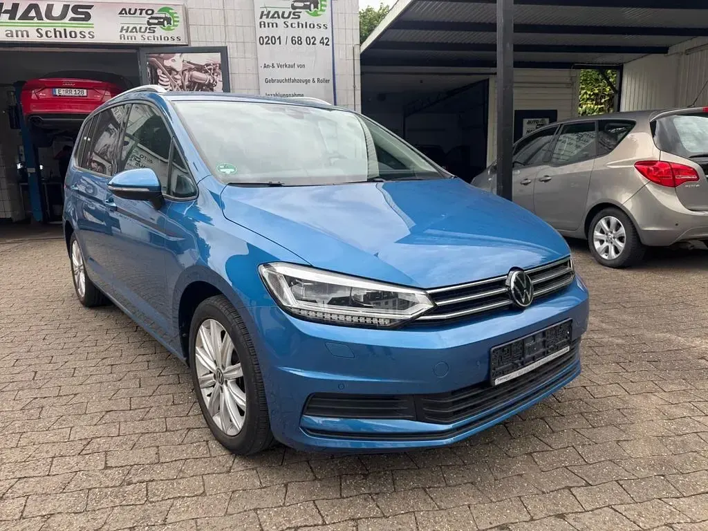Gebraucht VW Touran Active 150 PS (110 kW) 2022 Blau Van / Kleinbus