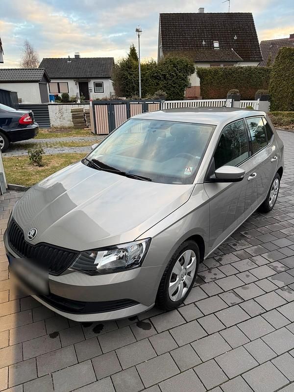 Gebraucht Skoda Fabia 75 PS (55 kW) 2016 Grau Kleinwagen
